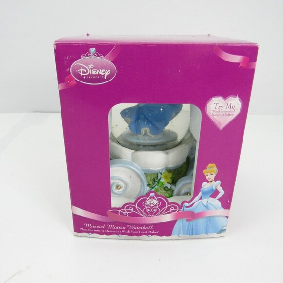 Disney Princess Musical Motion Waterball Cinderella With Coach Bottom Box KCare - Picture 1 of 10